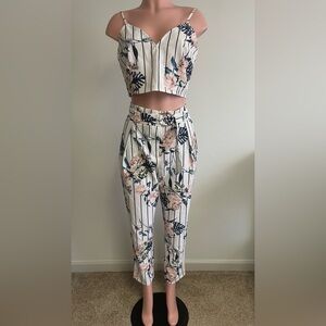 Trousers and top set ideal for summer, floral design and cool fabric